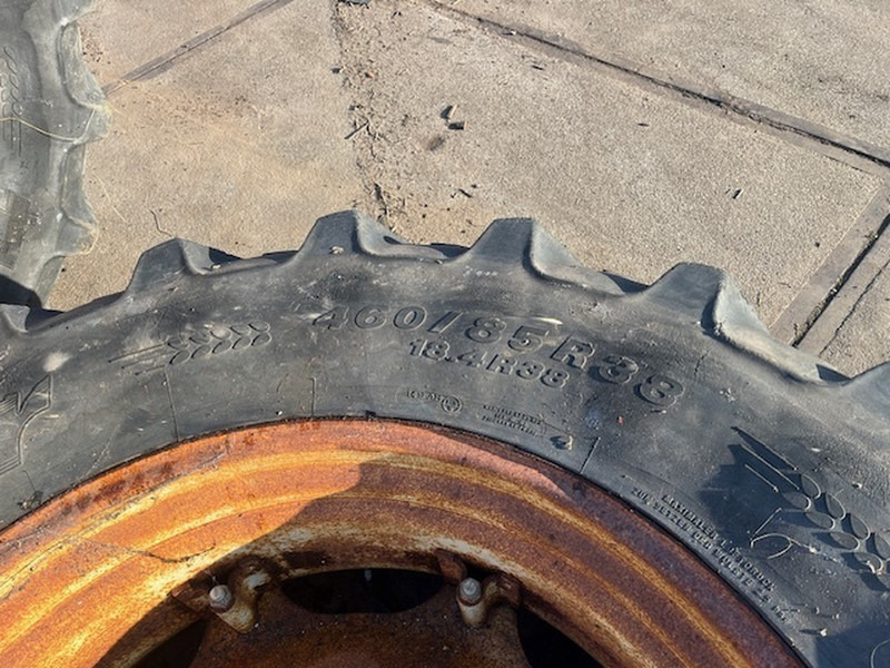 Kleber 460.85 R38 - Pneu: foto 2 Kleber 460.85 R38 - Pneu: foto 2