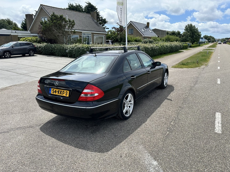 Automóvel Mercedes-Benz E-Klasse 240: foto 14