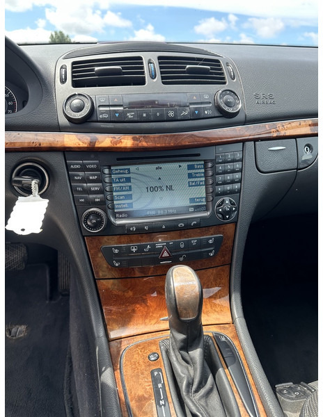 Automóvel Mercedes-Benz E-Klasse 240: foto 7