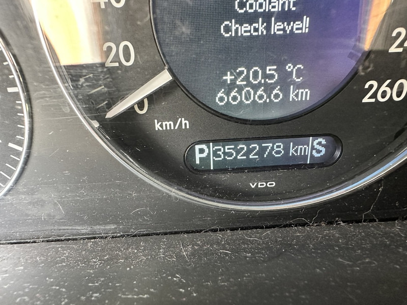 Automóvel Mercedes-Benz E-Klasse 240: foto 6