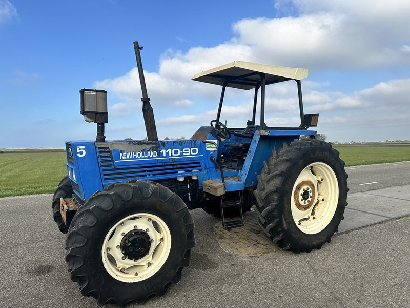 New Holland 110-90 DT - Trator: foto 1 New Holland 110-90 DT - Trator: foto 1