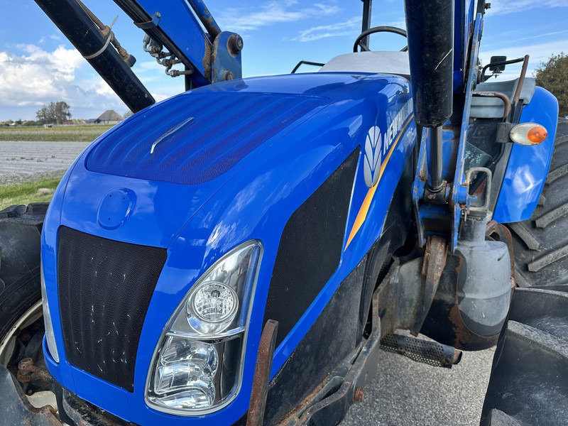 New Holland TD5.100 - Trator: foto 2 New Holland TD5.100 - Trator: foto 2