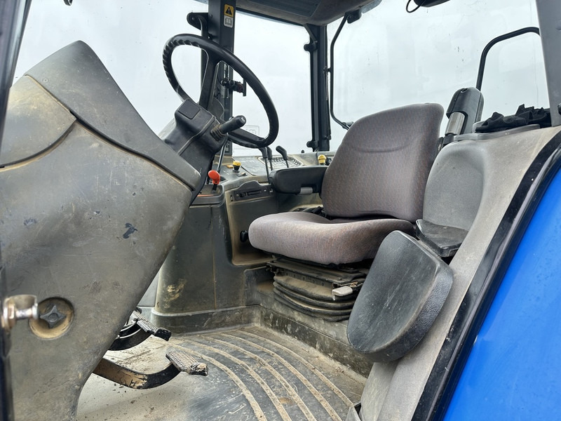New Holland TM 120 - Trator: foto 5 New Holland TM 120 - Trator: foto 5