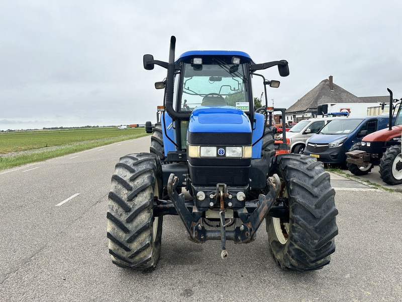 New Holland TM 120 - Trator: foto 3 New Holland TM 120 - Trator: foto 3