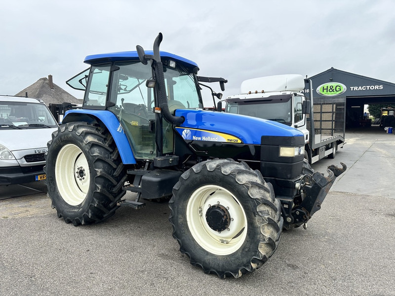 New Holland TM 120 - Trator: foto 4 New Holland TM 120 - Trator: foto 4