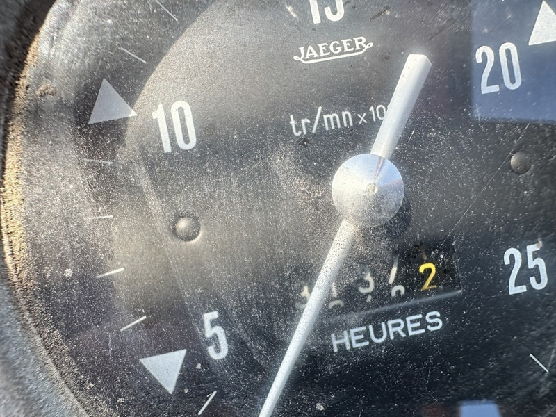 Renault 461 - Trator: foto 5 Renault 461 - Trator: foto 5