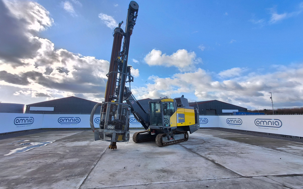 Atlas Copco (Epiroc) FlexiROC D50-10SF - Máquina de perfuração: foto 2 Atlas Copco (Epiroc) FlexiROC D50-10SF - Máquina de perfuração: foto 2