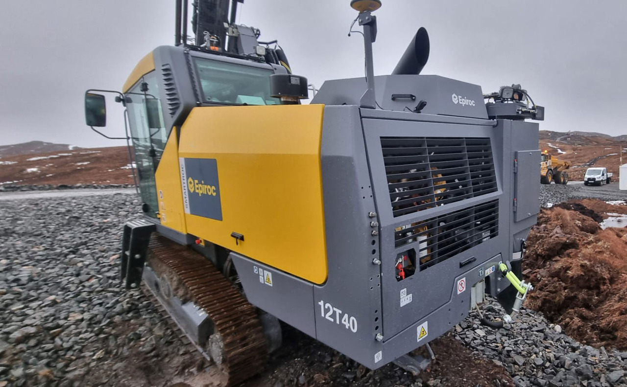 Atlas Copco (Epiroc) SmartROC T40MK2-11 - Máquina de perfuração: foto 4 Atlas Copco (Epiroc) SmartROC T40MK2-11 - Máquina de perfuração: foto 4