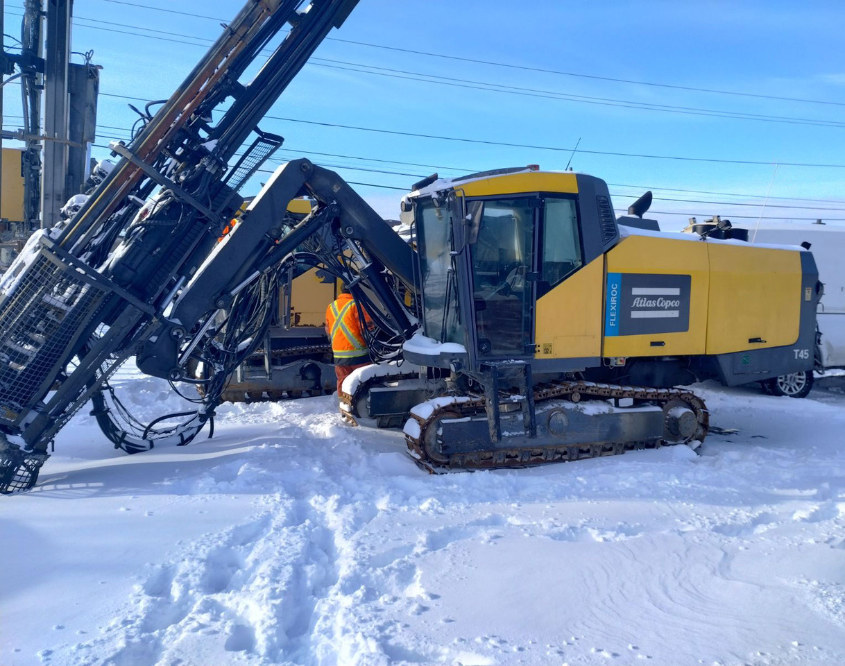 Atlas Copco FlexiROC T45 - Máquina de perfuração: foto 1 Atlas Copco FlexiROC T45 - Máquina de perfuração: foto 1