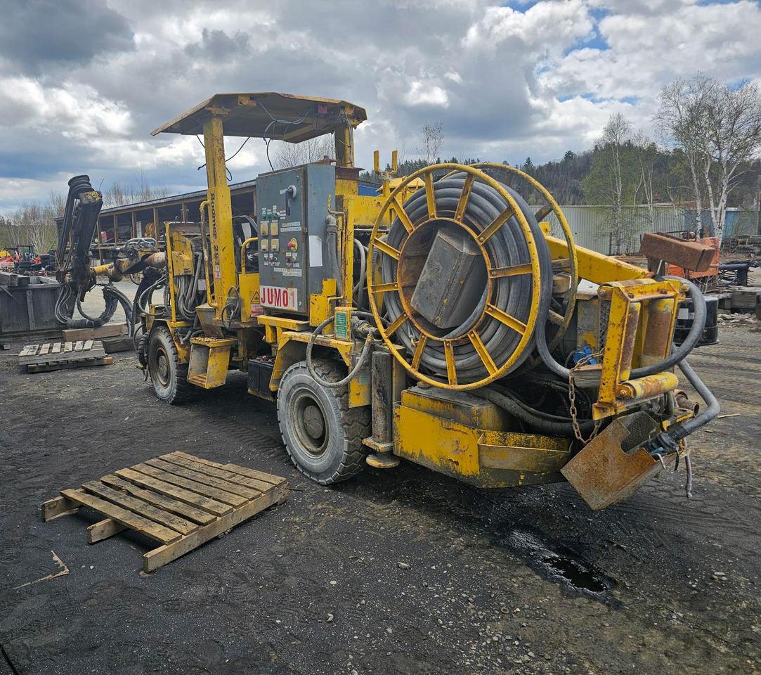 Atlas Copco Jumbo Boomer 281 - Máquina de perfuração direcional: foto 1 Atlas Copco Jumbo Boomer 281 - Máquina de perfuração direcional: foto 1