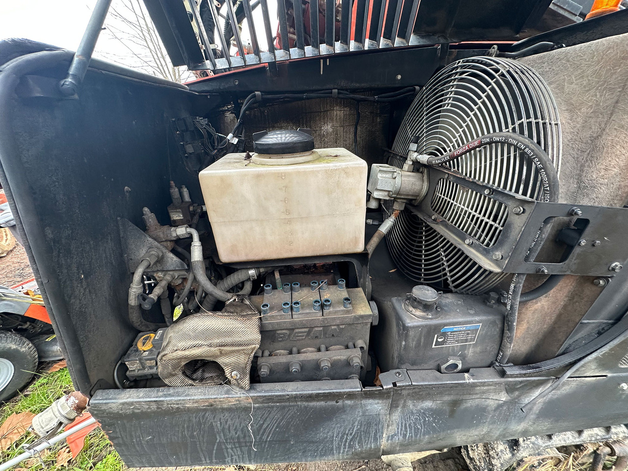 Ditch Witch JT3020 - Máquina de perfuração direcional: foto 5 Ditch Witch JT3020 - Máquina de perfuração direcional: foto 5