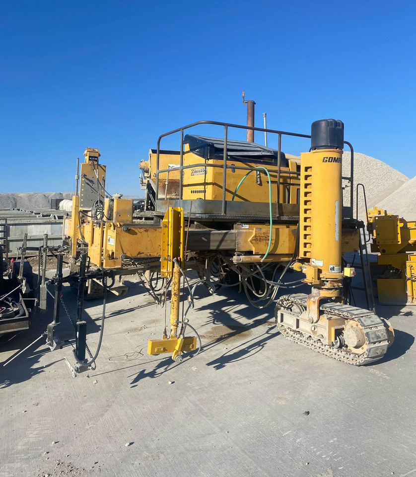 Gomaco Commander III - Pavimentadora de betão: foto 2 Gomaco Commander III - Pavimentadora de betão: foto 2