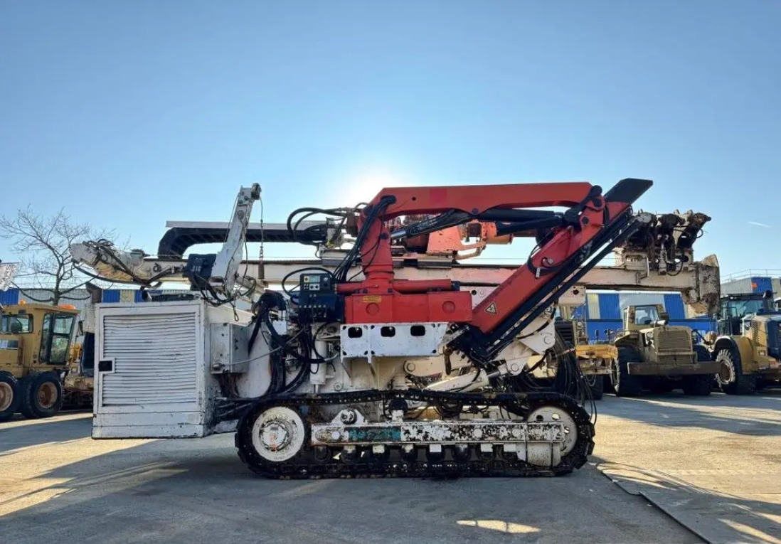 Klemm KR805-1 - Máquina de perfuração: foto 3 Klemm KR805-1 - Máquina de perfuração: foto 3