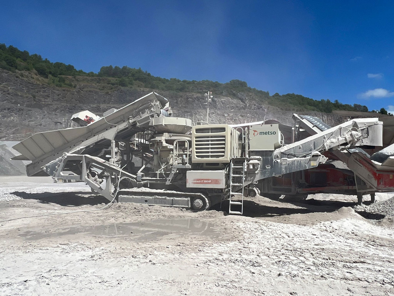 Metso LT300 HP - Britador de cone: foto 1 Metso LT300 HP - Britador de cone: foto 1