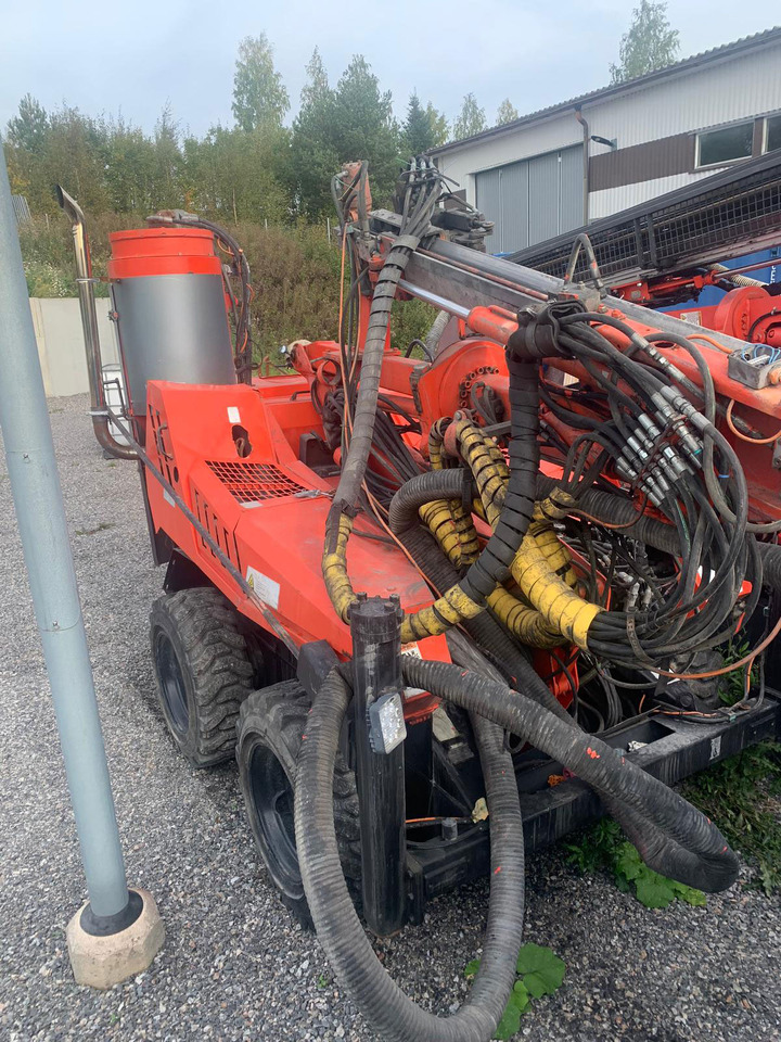 Sandvik DC122R - Máquina de perfuração: foto 4 Sandvik DC122R - Máquina de perfuração: foto 4