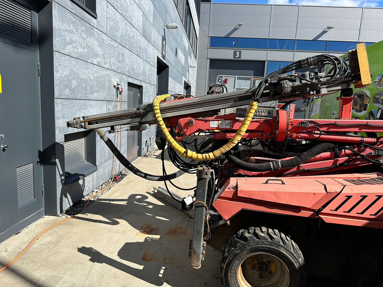 Sandvik DC122R - Máquina de perfuração: foto 3 Sandvik DC122R - Máquina de perfuração: foto 3