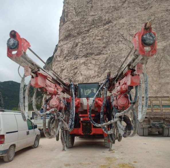 Sandvik DT820-SC - Máquina de perfuração direcional: foto 5 Sandvik DT820-SC - Máquina de perfuração direcional: foto 5