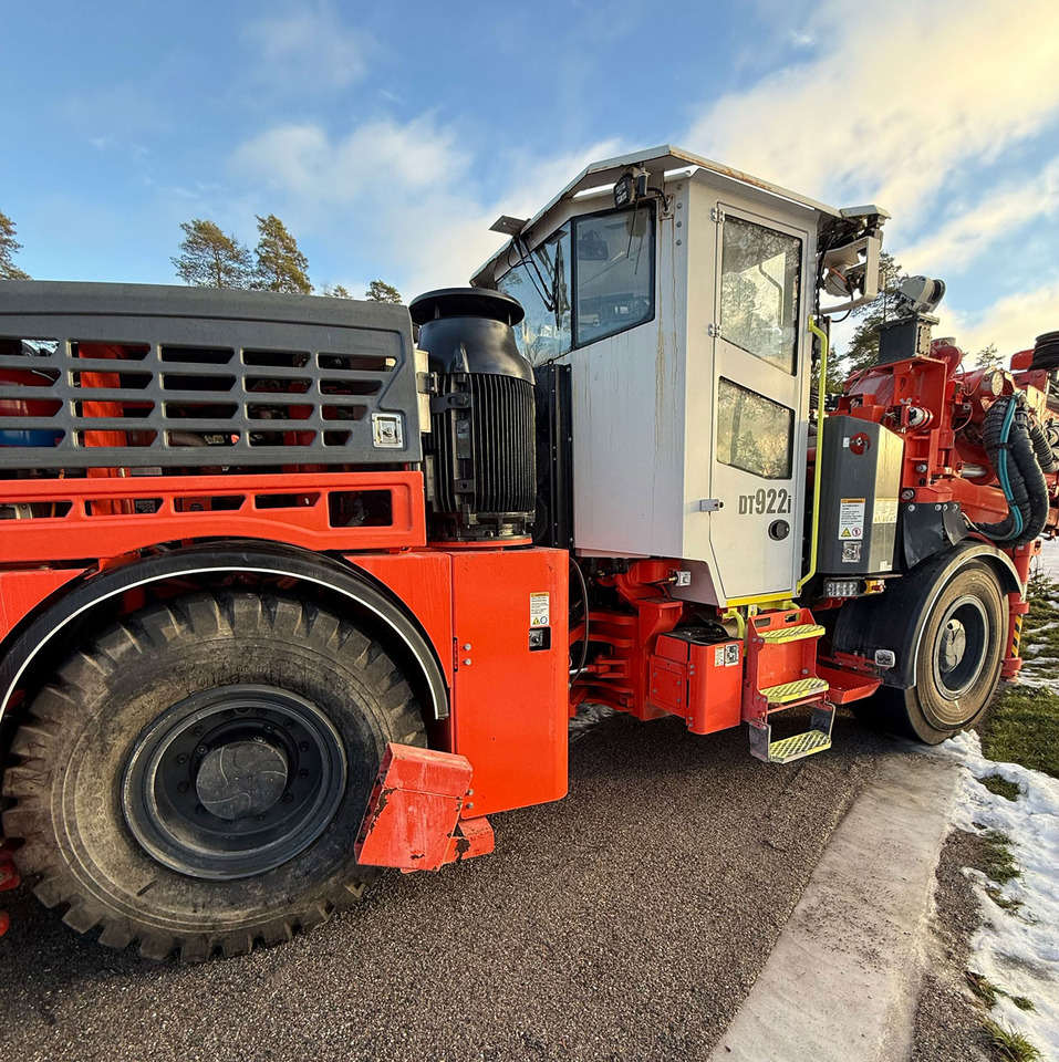 Sandvik DT922I - Máquina de perfuração: foto 3 Sandvik DT922I - Máquina de perfuração: foto 3