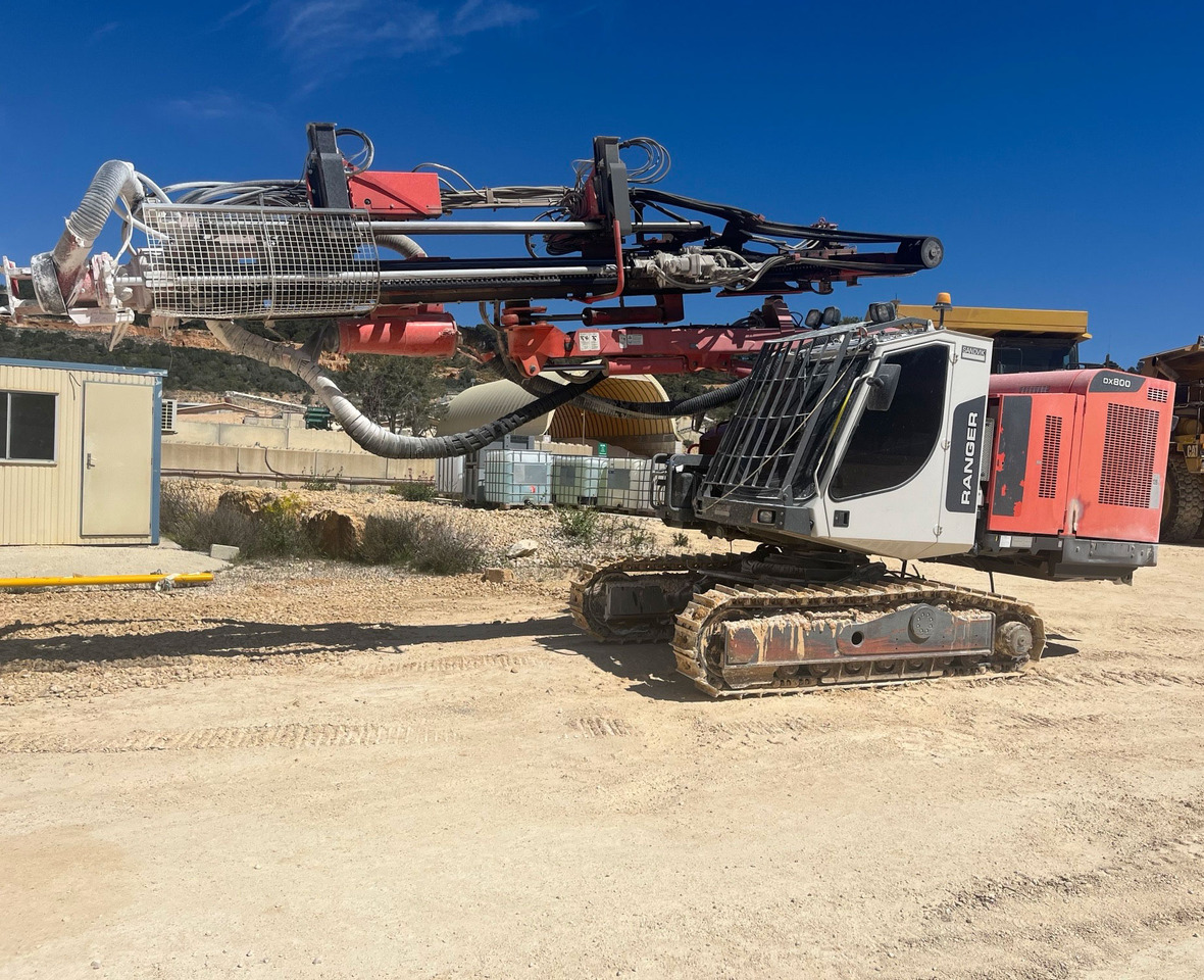 Sandvik DX800 - Máquina de perfuração: foto 1 Sandvik DX800 - Máquina de perfuração: foto 1