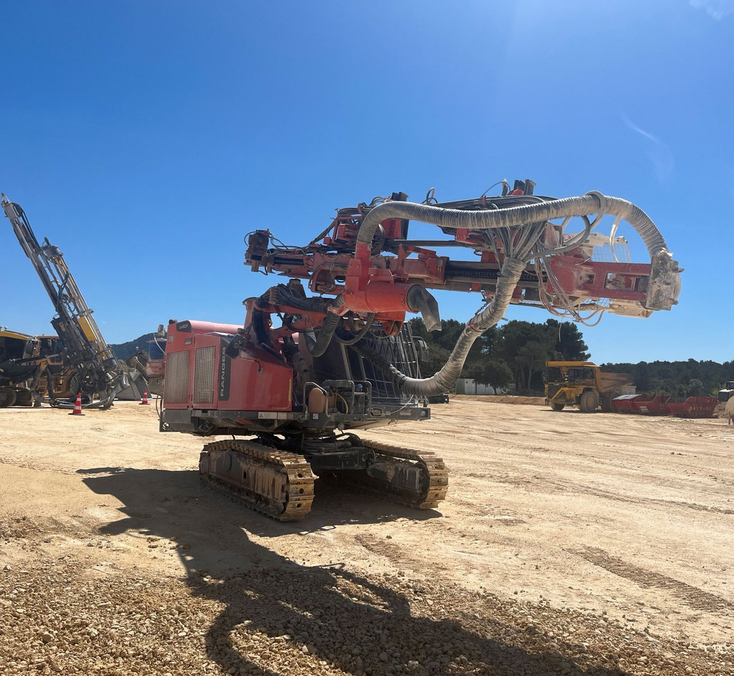 Sandvik DX800 - Máquina de perfuração: foto 5 Sandvik DX800 - Máquina de perfuração: foto 5