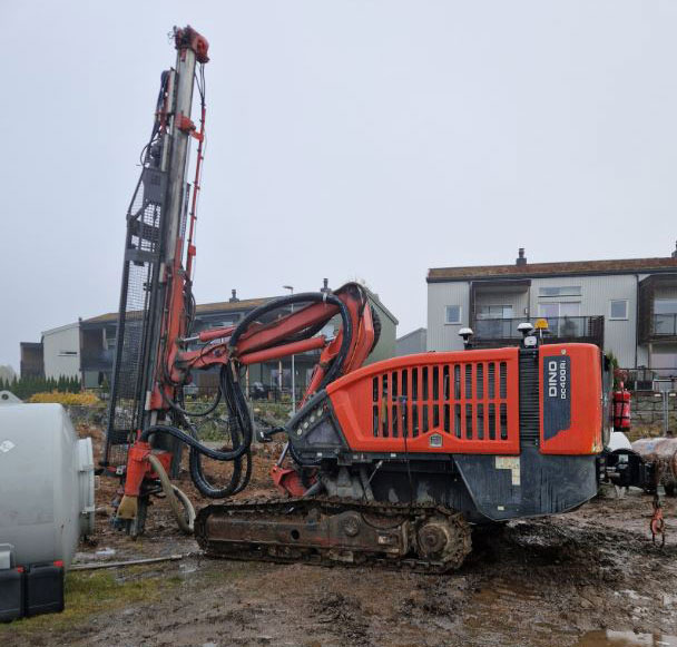 Sandvik Dino DC400Ri - Máquina de perfuração: foto 3 Sandvik Dino DC400Ri - Máquina de perfuração: foto 3