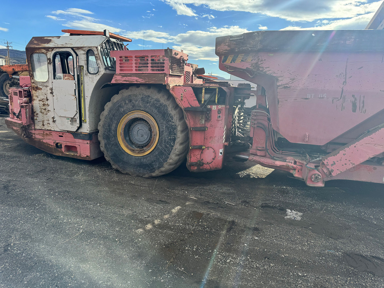 Sandvik TH430 - Máquina de mineração: foto 1 Sandvik TH430 - Máquina de mineração: foto 1