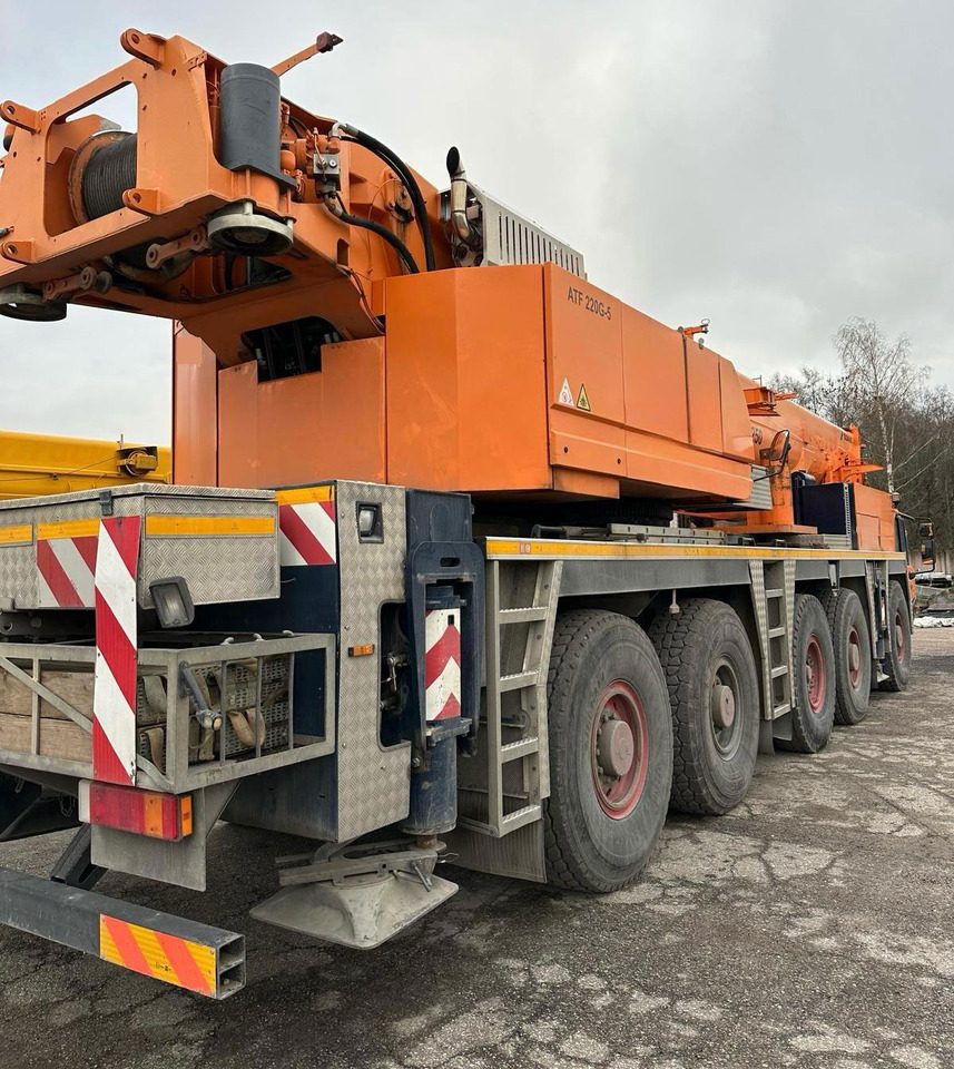 Tadano Faun ATF 220G-5 - Grua móvel: foto 5 Tadano Faun ATF 220G-5 - Grua móvel: foto 5