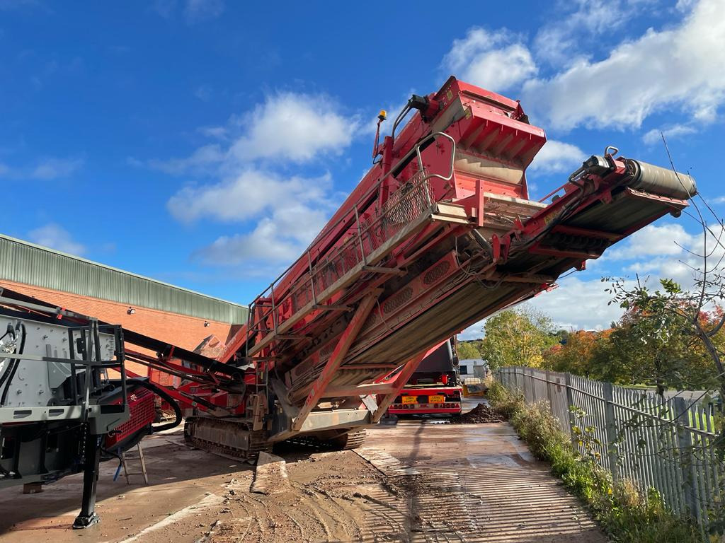 Terex Finlay 693+ - Peneira vibratória: foto 1 Terex Finlay 693+ - Peneira vibratória: foto 1