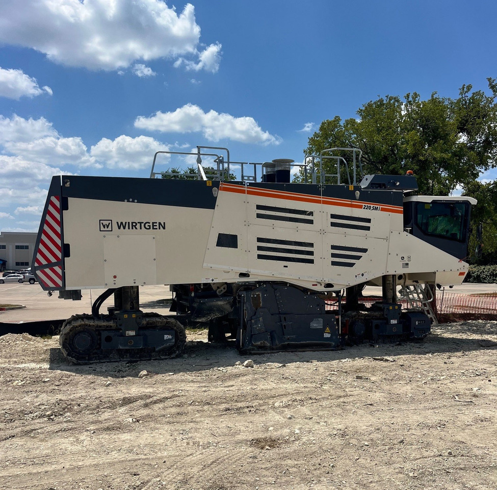 Wirtgen 220 SMI - Aplainadora (Fresadora): foto 1 Wirtgen 220 SMI - Aplainadora (Fresadora): foto 1