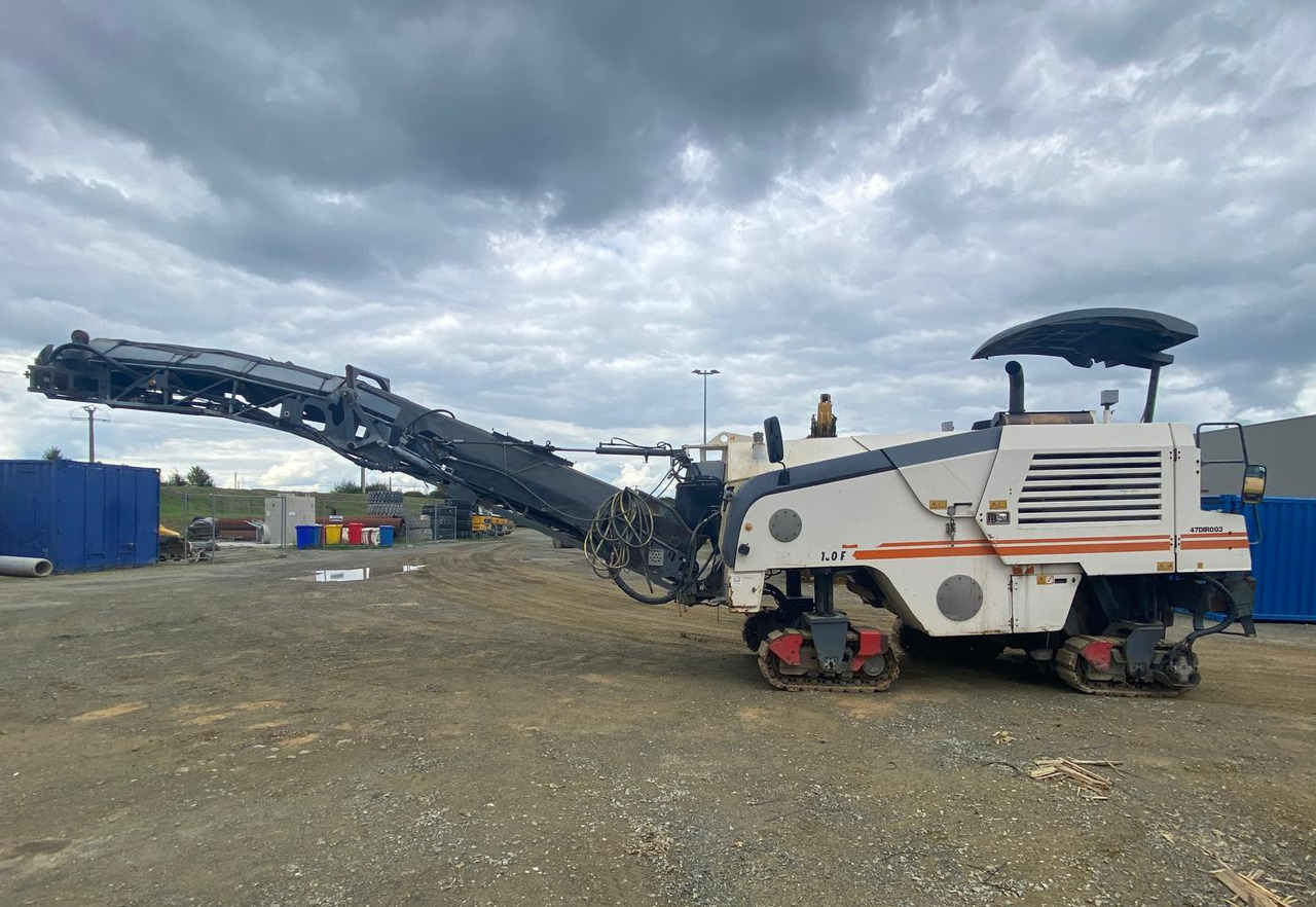 Wirtgen W 100 F - Aplainadora (Fresadora): foto 1 Wirtgen W 100 F - Aplainadora (Fresadora): foto 1