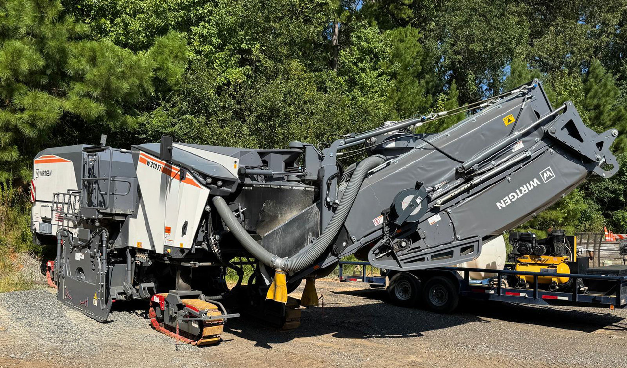 Wirtgen W 210 FI - Aplainadora (Fresadora): foto 4 Wirtgen W 210 FI - Aplainadora (Fresadora): foto 4