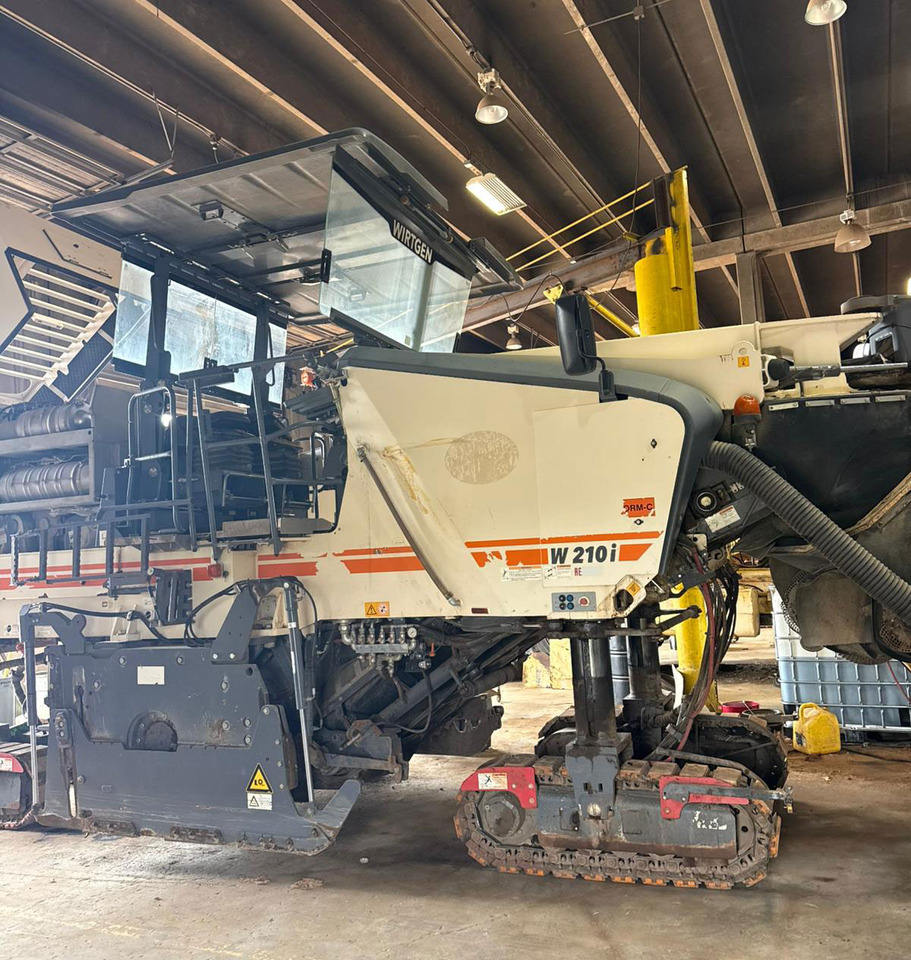 Wirtgen W 210 i - Aplainadora (Fresadora): foto 4 Wirtgen W 210 i - Aplainadora (Fresadora): foto 4