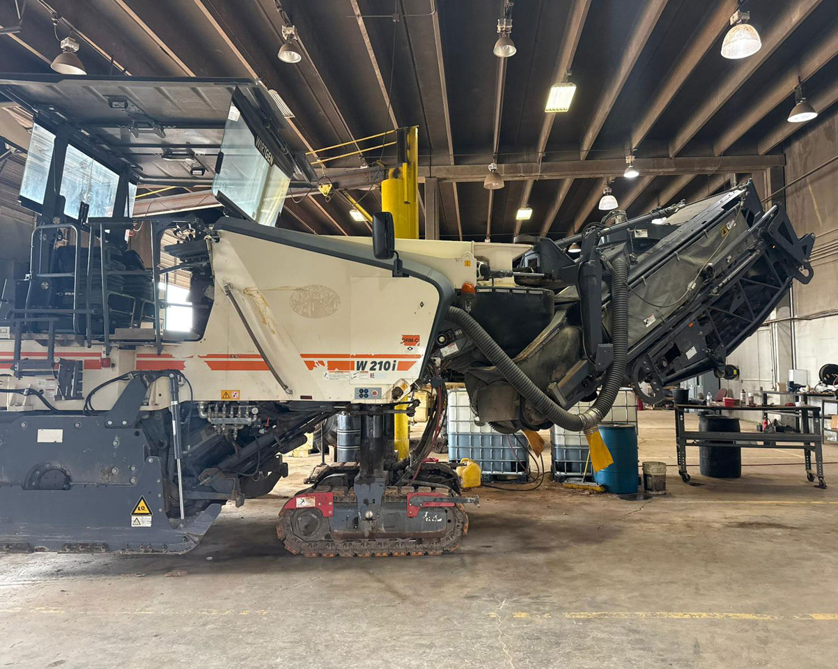Wirtgen W 210 i - Aplainadora (Fresadora): foto 3 Wirtgen W 210 i - Aplainadora (Fresadora): foto 3