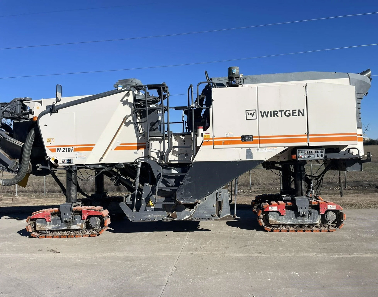 Wirtgen W 210 i - Aplainadora (Fresadora): foto 2 Wirtgen W 210 i - Aplainadora (Fresadora): foto 2