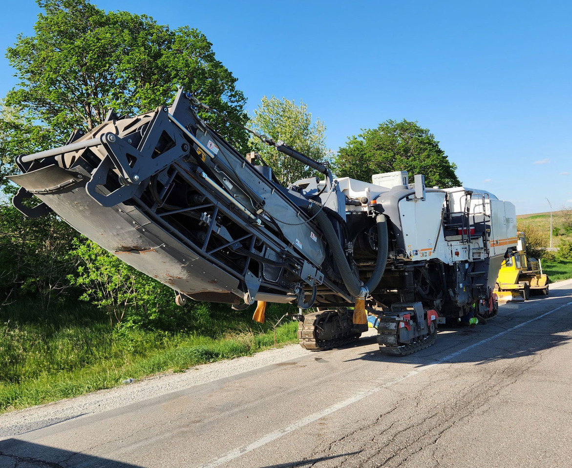 Wirtgen W 220 I - Aplainadora (Fresadora): foto 3 Wirtgen W 220 I - Aplainadora (Fresadora): foto 3