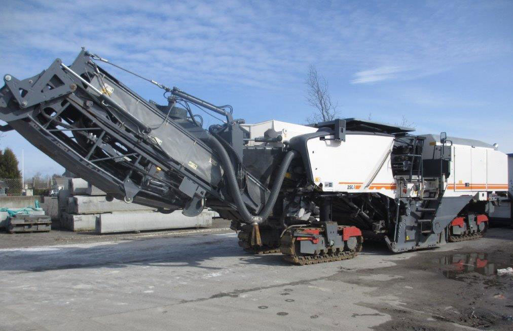 Wirtgen W 250 I - Aplainadora (Fresadora): foto 1 Wirtgen W 250 I - Aplainadora (Fresadora): foto 1