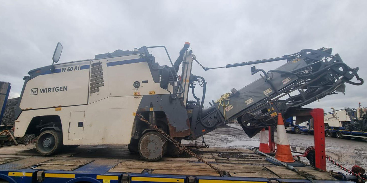 Wirtgen W 50 Ri - Aplainadora (Fresadora): foto 1 Wirtgen W 50 Ri - Aplainadora (Fresadora): foto 1