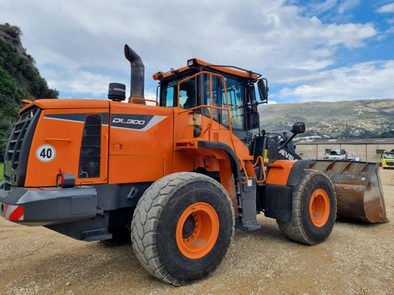 Doosan DL300 - Pá carregadora de rodas: foto 2 Doosan DL300 - Pá carregadora de rodas: foto 2