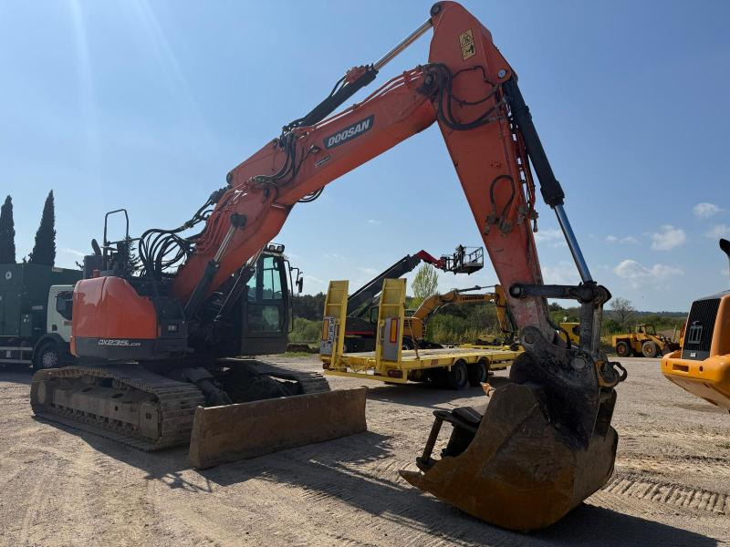 Doosan DX235LCR - Escavadora de rastos: foto 2 Doosan DX235LCR - Escavadora de rastos: foto 2