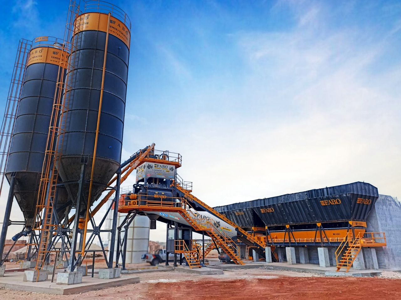 FABO COMPACT-180 CONCRETE PLANT | CONVEYOR TYPE - Central de betão: foto 1 FABO COMPACT-180 CONCRETE PLANT | CONVEYOR TYPE - Central de betão: foto 1