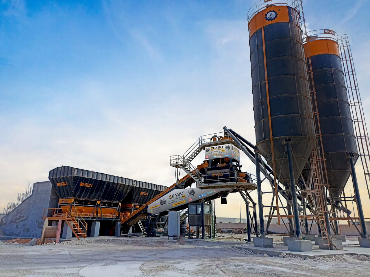 FABO compact concrete plant - Central de betão: foto 2 FABO compact concrete plant - Central de betão: foto 2