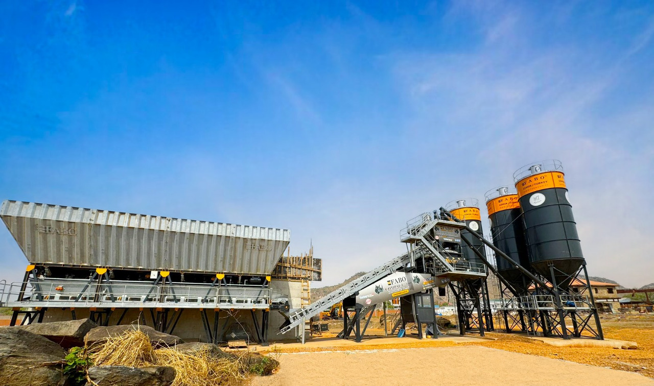 FABO compact concrete plant - Central de betão: foto 1 FABO compact concrete plant - Central de betão: foto 1