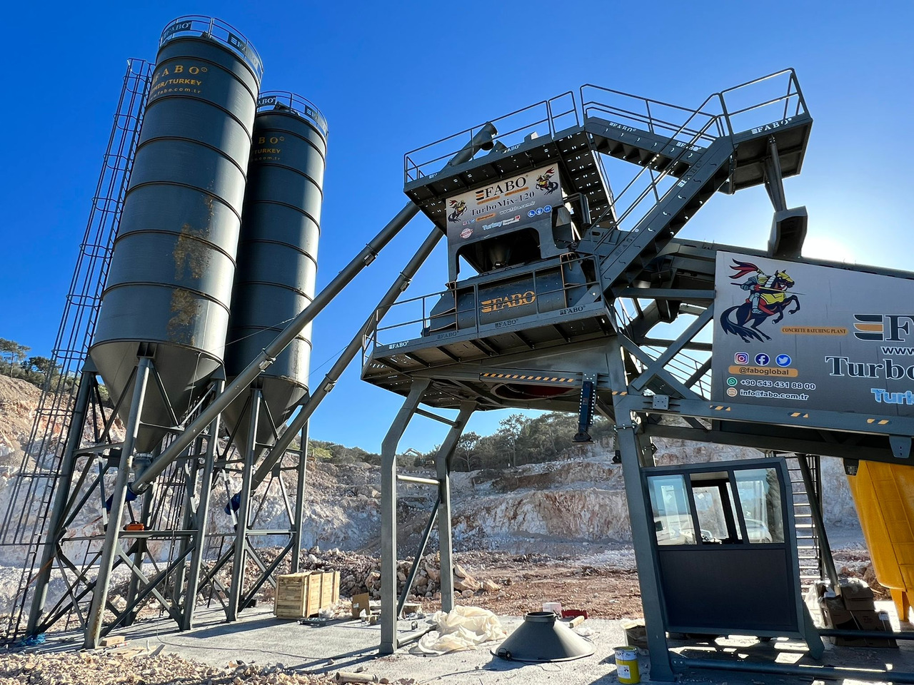 FABO mobile concrete batching plant - Central de betão: foto 2 FABO mobile concrete batching plant - Central de betão: foto 2