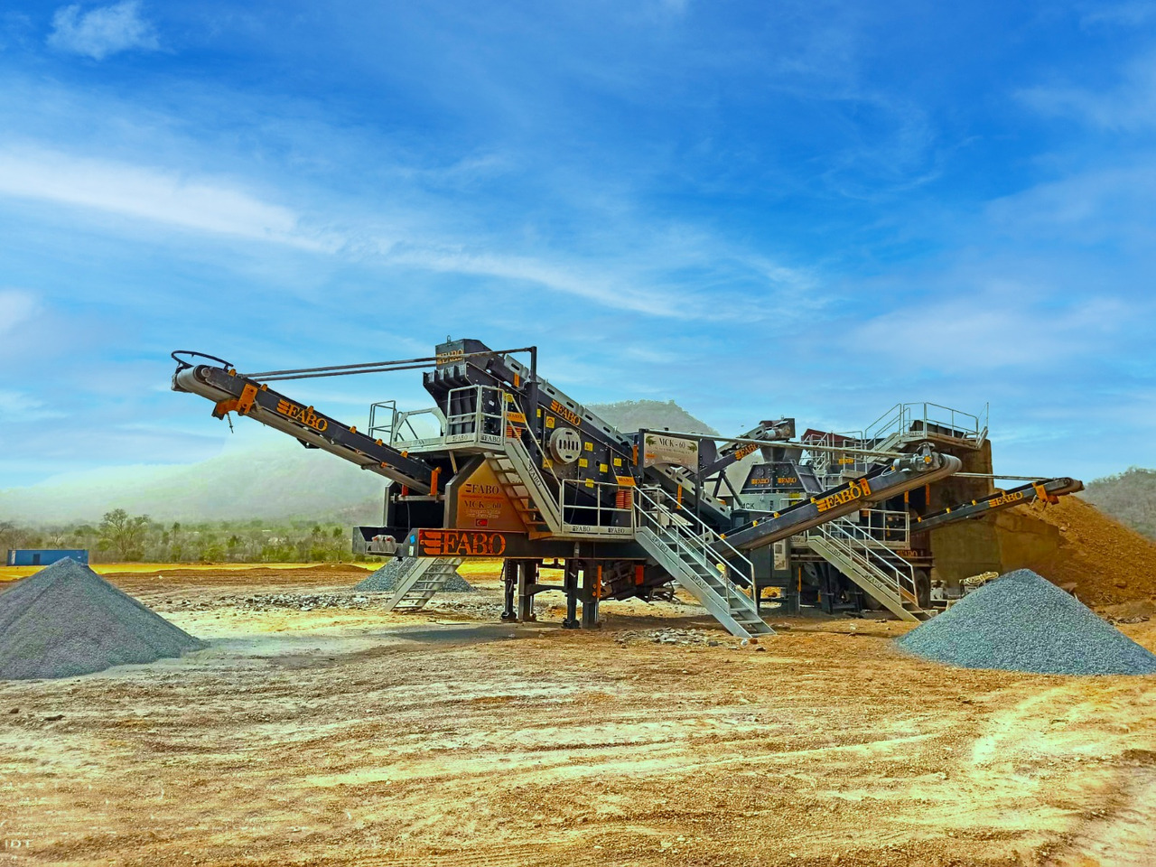FABO mobile jaw crusher - Britadeira móvel: foto 3 FABO mobile jaw crusher - Britadeira móvel: foto 3