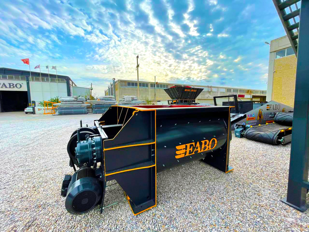 FABO twin shaft mixer - Betoneira: foto 1 FABO twin shaft mixer - Betoneira: foto 1