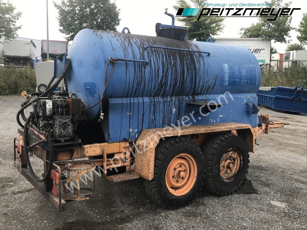 BATHE TANDEMANHÄNGER Bitum / Teerkocher 3,5 m³ - Distribuidor de asfalto: foto 1 BATHE TANDEMANHÄNGER Bitum / Teerkocher 3,5 m³ - Distribuidor de asfalto: foto 1
