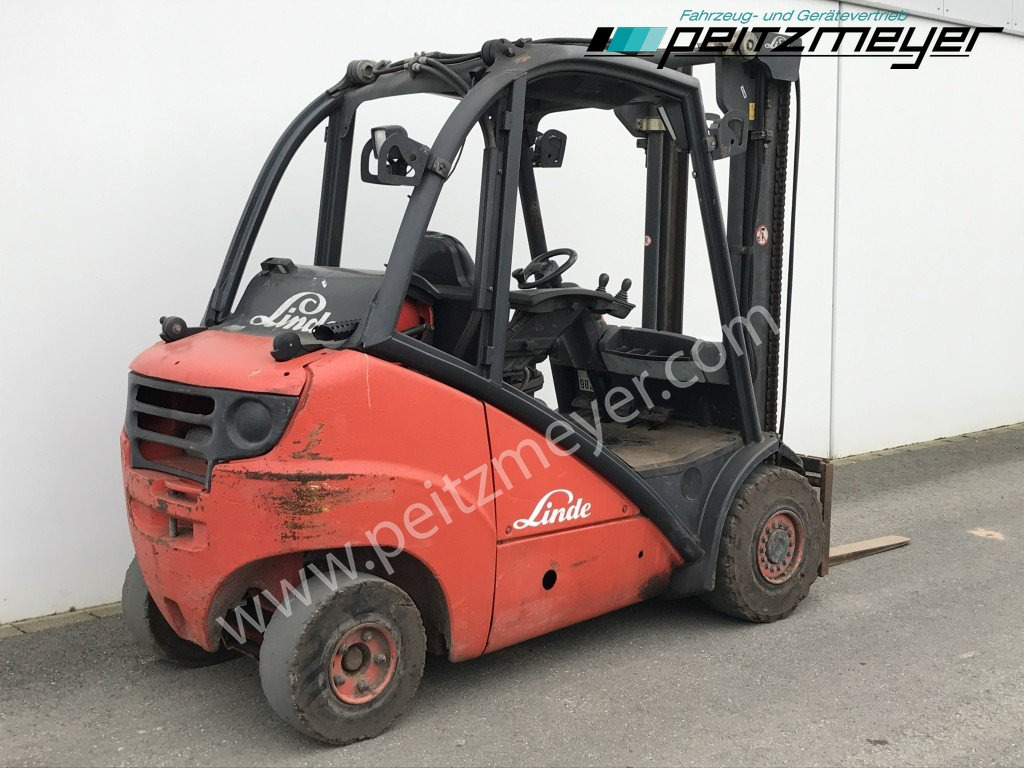 LINDE Gabelstapler H 35 T Gas + Seitenschieber - Empilhador a gás: foto 3 LINDE Gabelstapler H 35 T Gas + Seitenschieber - Empilhador a gás: foto 3