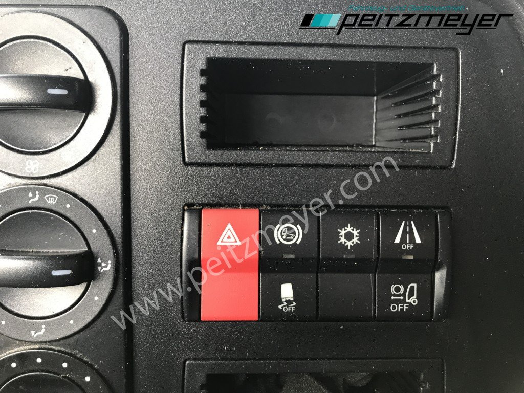 Camião de lona MERCEDES-BENZ Atego 818 L Pritsche+LBW, Klima, 2 x AHK: foto 12