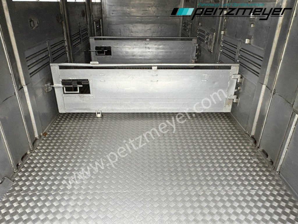 Camião transporte de gado Scania G 450 6x2, Kaba 3-Stock, Hubdach Lenk + Lift,: foto 25 Camião transporte de gado Scania G 450 6x2, Kaba 3-Stock, Hubdach Lenk + Lift,: foto 25
