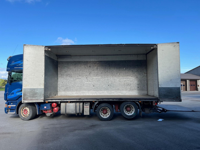 Scania R620 LB6X2HNB - OPEN SIDE - Camião furgão: foto 2 Scania R620 LB6X2HNB - OPEN SIDE - Camião furgão: foto 2